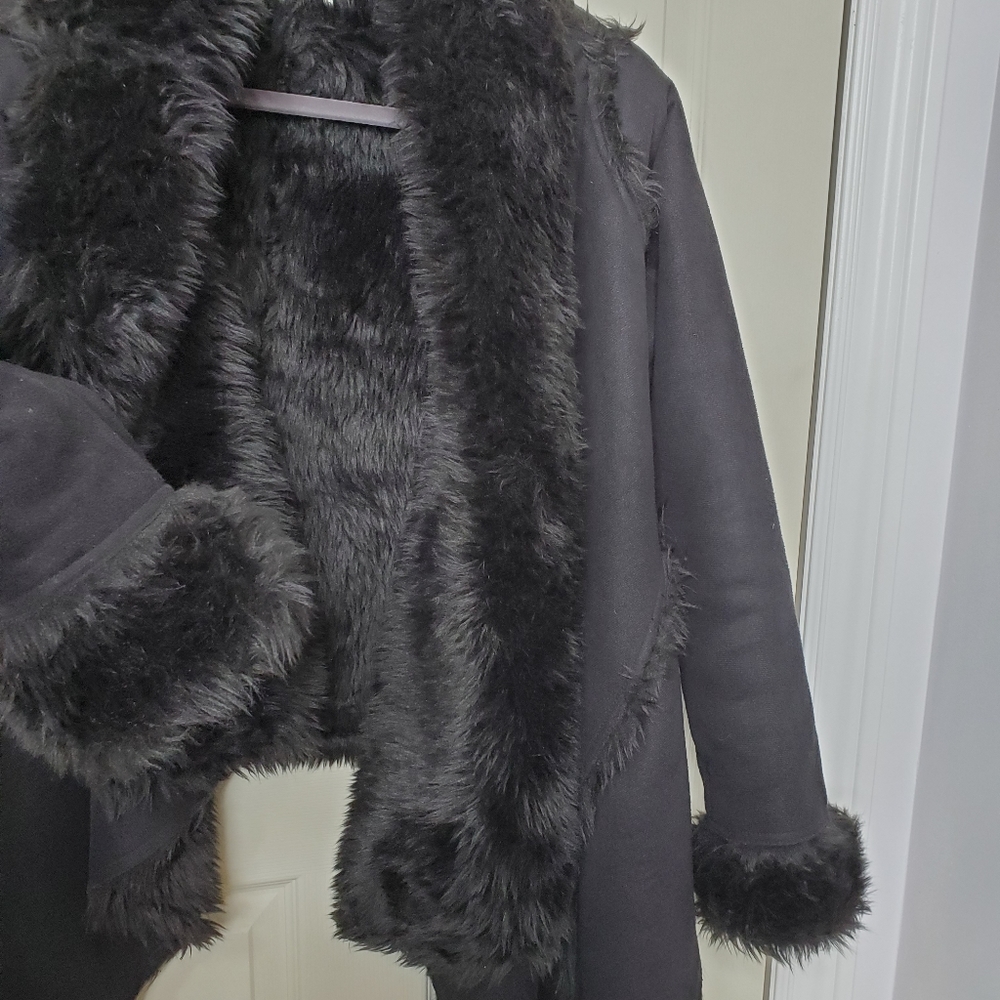 Black winter jacket - Picture 2 of 3